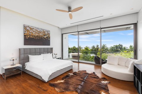 Dúplex de 4 dormitorios en Phuket, Tailandia № 180721 - foto 25