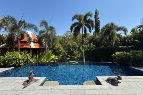 Chalet de 5 dormitorios en Phuket, Tailandia № 157896 - foto 2