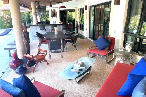 Chalet de 5 dormitorios en Phuket, Tailandia № 157896 - foto 4