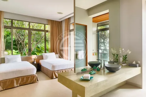 Chalet de 6 dormitorios en Kamala, Tailandia № 190552 - foto 11