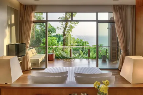 Chalet de 6 dormitorios en Kamala, Tailandia № 190552 - foto 7