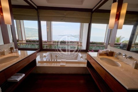 Chalet de 6 dormitorios en Kamala, Tailandia № 190556 - foto 6