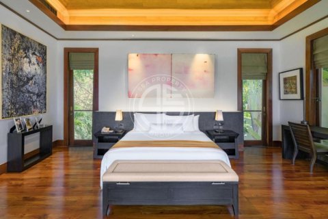 Chalet de 6 dormitorios en Kamala, Tailandia № 190556 - foto 4