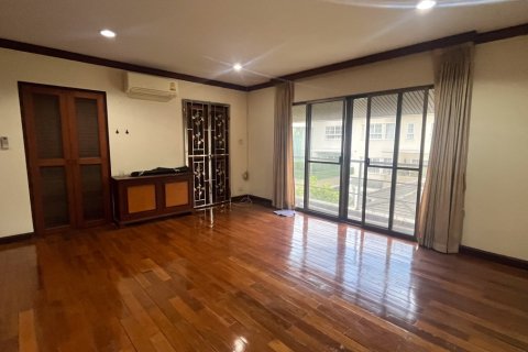 Haus in Watthana, Bangkok, Thailand 3 Schlafzimmer № 201009 - Foto 16