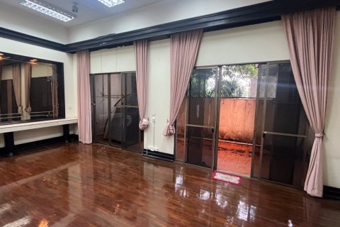 Haus in Watthana, Bangkok, Thailand 3 Schlafzimmer № 201009 - Foto 5