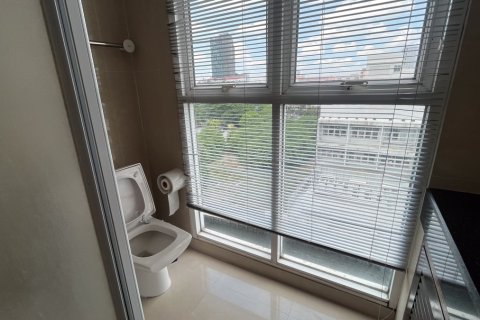 Condo in Watthana, Bangkok, Thailand, 3 bedrooms  № 201013 - photo 6