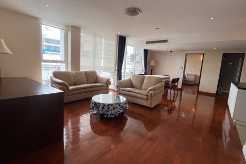 Condo in Watthana, Bangkok, Thailand, 3 bedrooms  № 201013 - photo 2