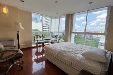 Condo in Watthana, Bangkok, Thailand, 3 bedrooms  № 201013 - photo 3