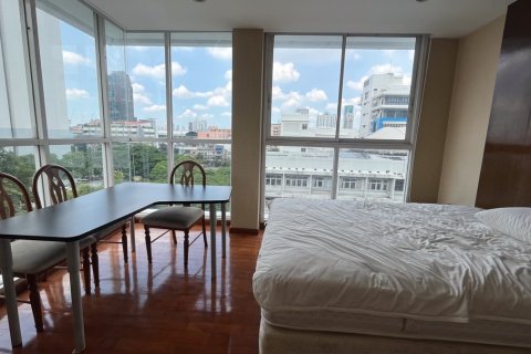 Condo in Watthana, Bangkok, Thailand, 3 bedrooms  № 201013 - photo 4