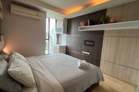 Condominio de 1 dormitorio en Watthana, Bangkok, Tailandia № 201010 - foto 7