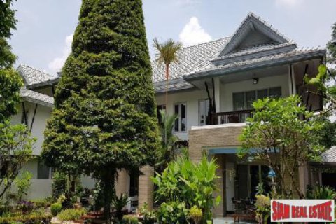 Villa à Lat Phrao, Bangkok, Thaïlande 4 chambres № 202695