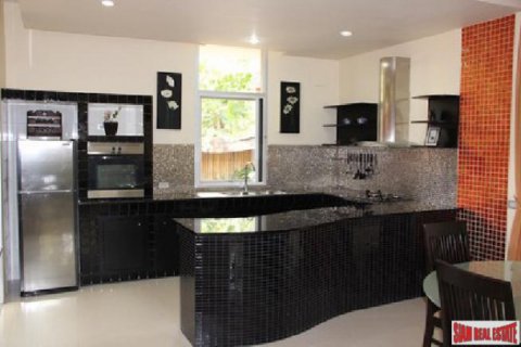 Chalet de 3 dormitorios en Jomtien Beach, Pattaya, Tailandia № 202697 - foto 3