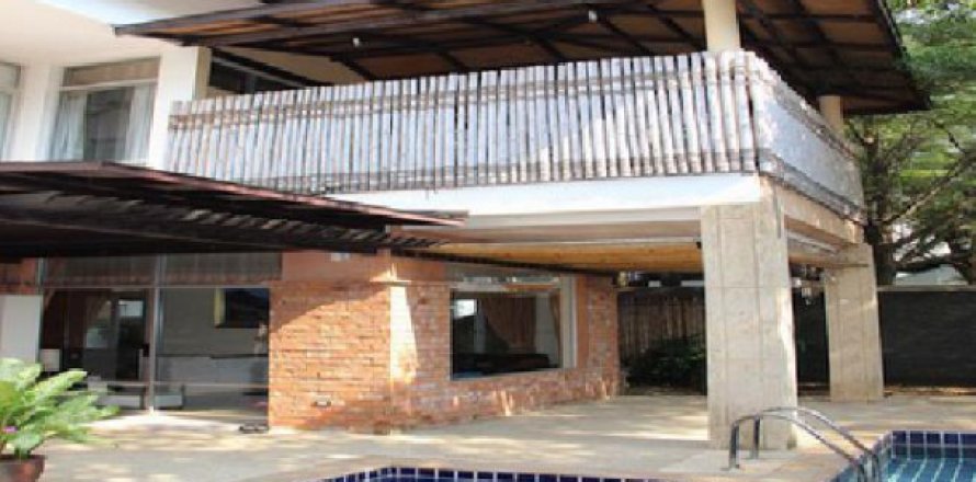 Chalet de 3 dormitorios en Jomtien Beach, Pattaya, Tailandia № 202697