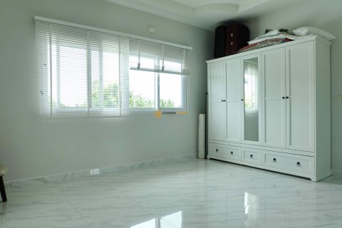 Estudio en Bang Lamung, Tailandia № 135286 - foto 17