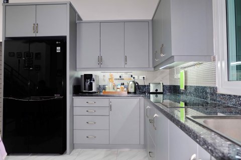 Estudio en Bang Lamung, Tailandia № 135286 - foto 5