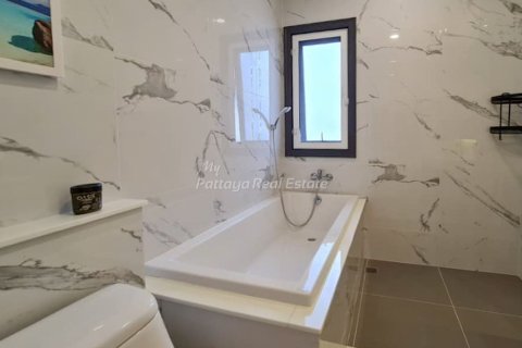 Casa de 4 dormitorios en Pattaya, Tailandia № 172596 - foto 7