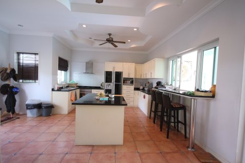 Casa de 3 dormitorios en Hua Hin, Tailandia № 66507 - foto 9