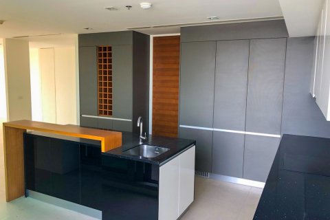 Condominio de 3 dormitorios en Bangkok, Tailandia № 66504 - foto 10