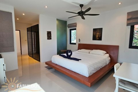 Chalet de 3 dormitorios en Rawai, Tailandia № 179529 - foto 17