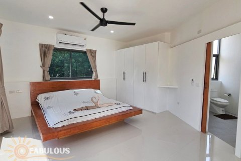Chalet de 3 dormitorios en Rawai, Tailandia № 179529 - foto 11