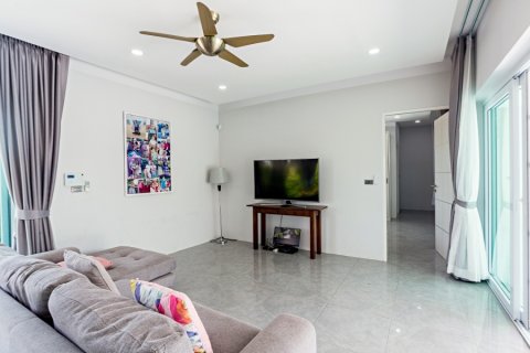 Chalet de 3 dormitorios en Hua Hin, Tailandia № 168410 - foto 5