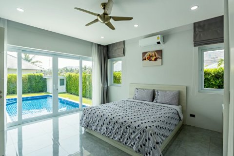 Chalet de 3 dormitorios en Hua Hin, Tailandia № 168410 - foto 13