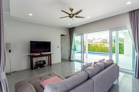 Chalet de 3 dormitorios en Hua Hin, Tailandia № 168410 - foto 6