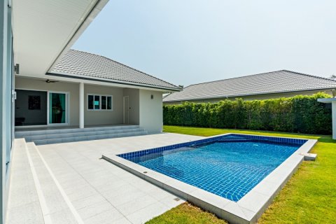 Chalet de 3 dormitorios en Hua Hin, Tailandia № 168410 - foto 3