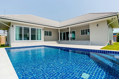 Chalet de 3 dormitorios en Hua Hin, Tailandia № 168410 - foto 2