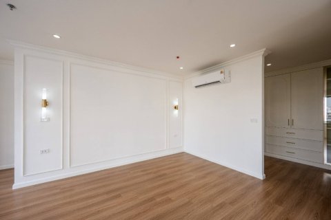 Condominio de 3 dormitorios en Bangkok, Tailandia № 180635 - foto 24
