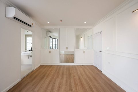 Condominio de 3 dormitorios en Bangkok, Tailandia № 180635 - foto 21