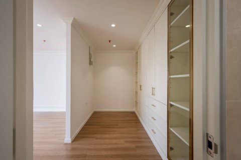 Condominio de 3 dormitorios en Bangkok, Tailandia № 180635 - foto 16