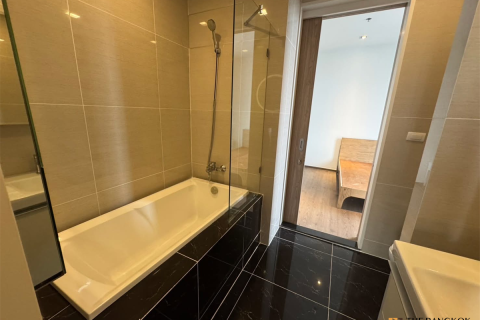 Condominio de 2 dormitorios en Bangkok, Tailandia № 186806 - foto 7