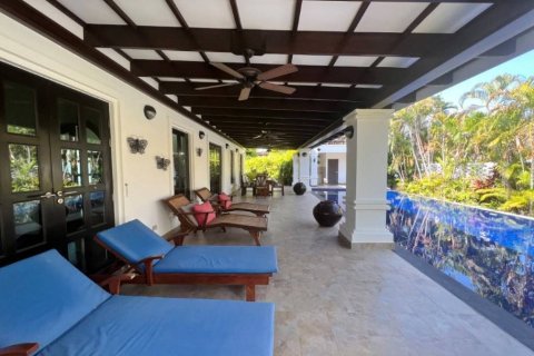 Chalet de 3 dormitorios en Hua Hin, Tailandia № 152604 - foto 10