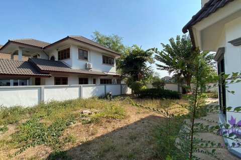House in Chiang Mai, Thailand 4 bedrooms № 162479 - photo 12