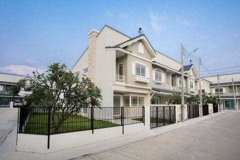 Casa de 3 dormitorios en Pattaya, Tailandia № 209161 - foto 3