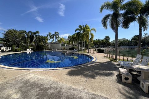 Casa de 3 dormitorios en Pattaya, Tailandia № 170794 - foto 16