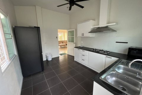 Casa de 3 dormitorios en Pattaya, Tailandia № 170794 - foto 10