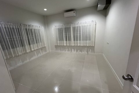 Casa de 3 dormitorios en Pattaya, Tailandia № 170794 - foto 9