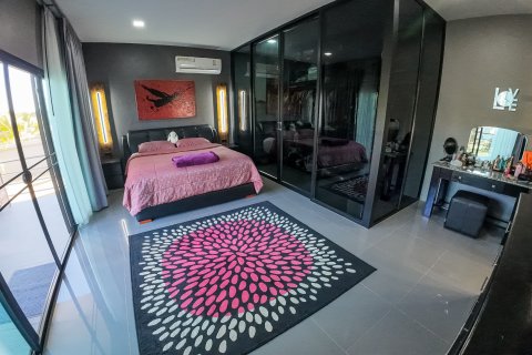 Villa in Sakon Nakhon, Thailand 6 Schlafzimmer № 170800 - Foto 7