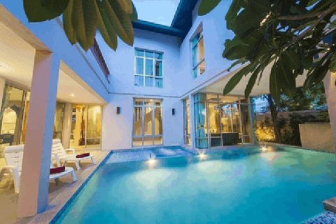 Chalet de 5 dormitorios en Jomtien Beach, Pattaya, Tailandia № 202931 - foto 4