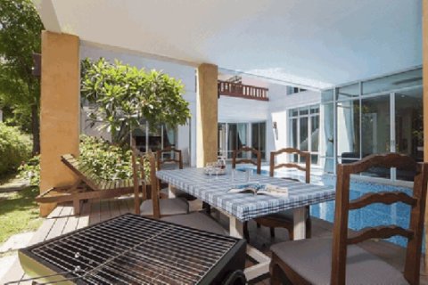 Chalet de 5 dormitorios en Jomtien Beach, Pattaya, Tailandia № 202931 - foto 5