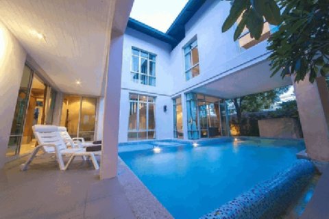 Chalet de 5 dormitorios en Jomtien Beach, Pattaya, Tailandia № 202931
