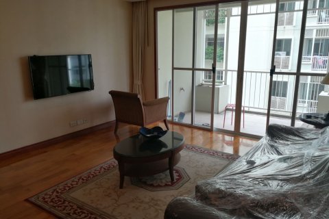 Condo in Bangkok, Thailand, 2 bedrooms  № 67216 - photo 3