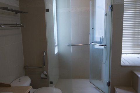 Condo in Bangkok, Thailand, 2 bedrooms  № 67216 - photo 11