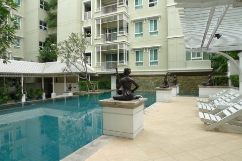 Condo in Bangkok, Thailand, 2 bedrooms  № 67216 - photo 13