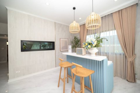 Chalet de 4 dormitorios en Hua Hin, Tailandia № 176837 - foto 9