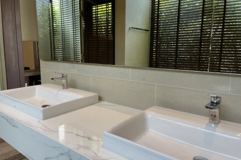 Chalet de 4 dormitorios en Phuket, Tailandia № 173126 - foto 22