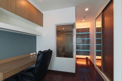 Condo in Bangkok, Thailand, 1 bedroom  № 66542 - photo 8