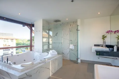 Chalet de 4 dormitorios en Ko Kaeo, Tailandia № 190824 - foto 16